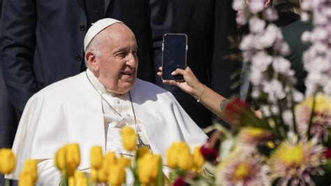 Pope, once a victim of AI-generated imagery, calls for treaty to regulate artificial intelligence